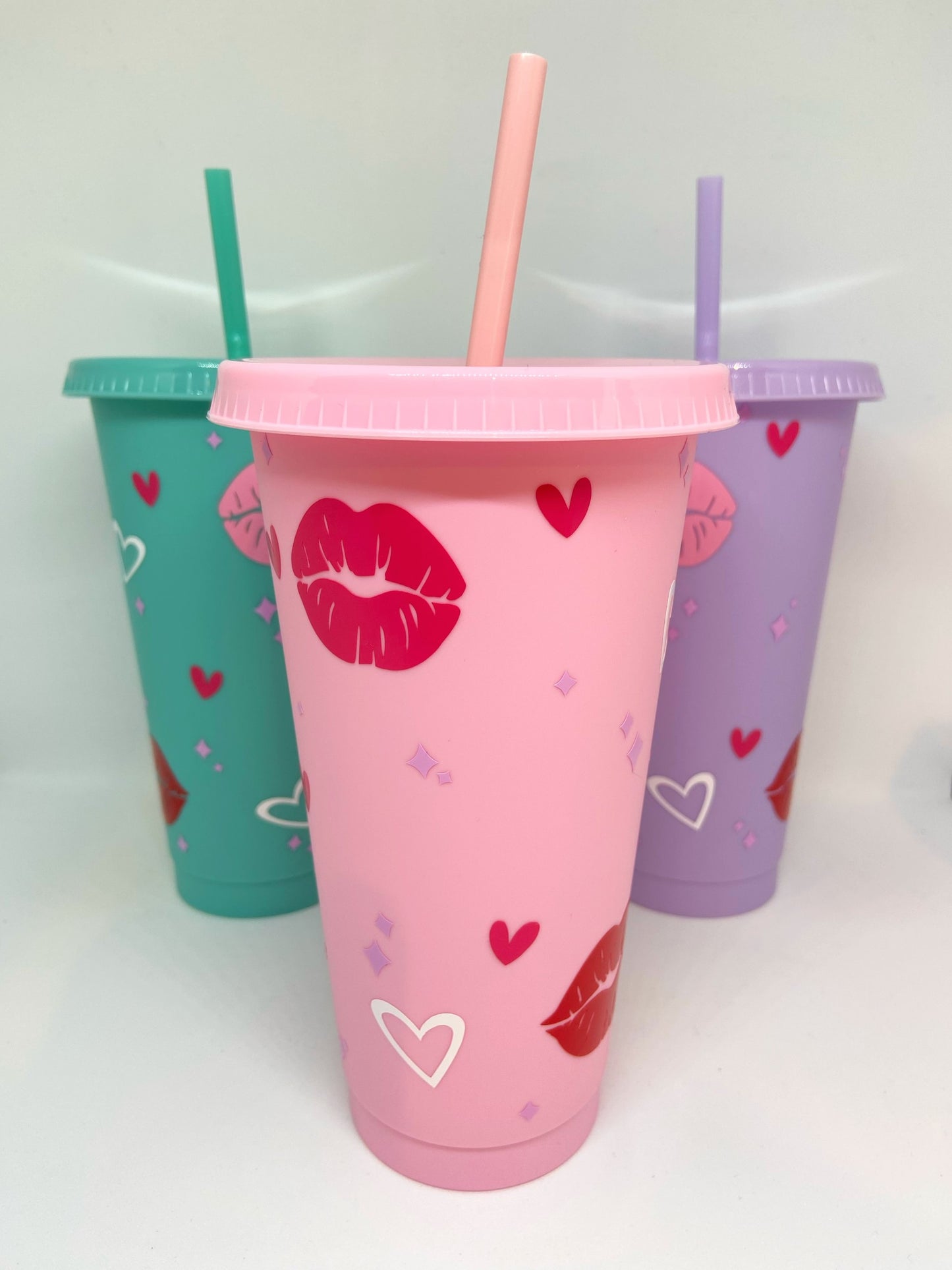 Tumbler with kiss design