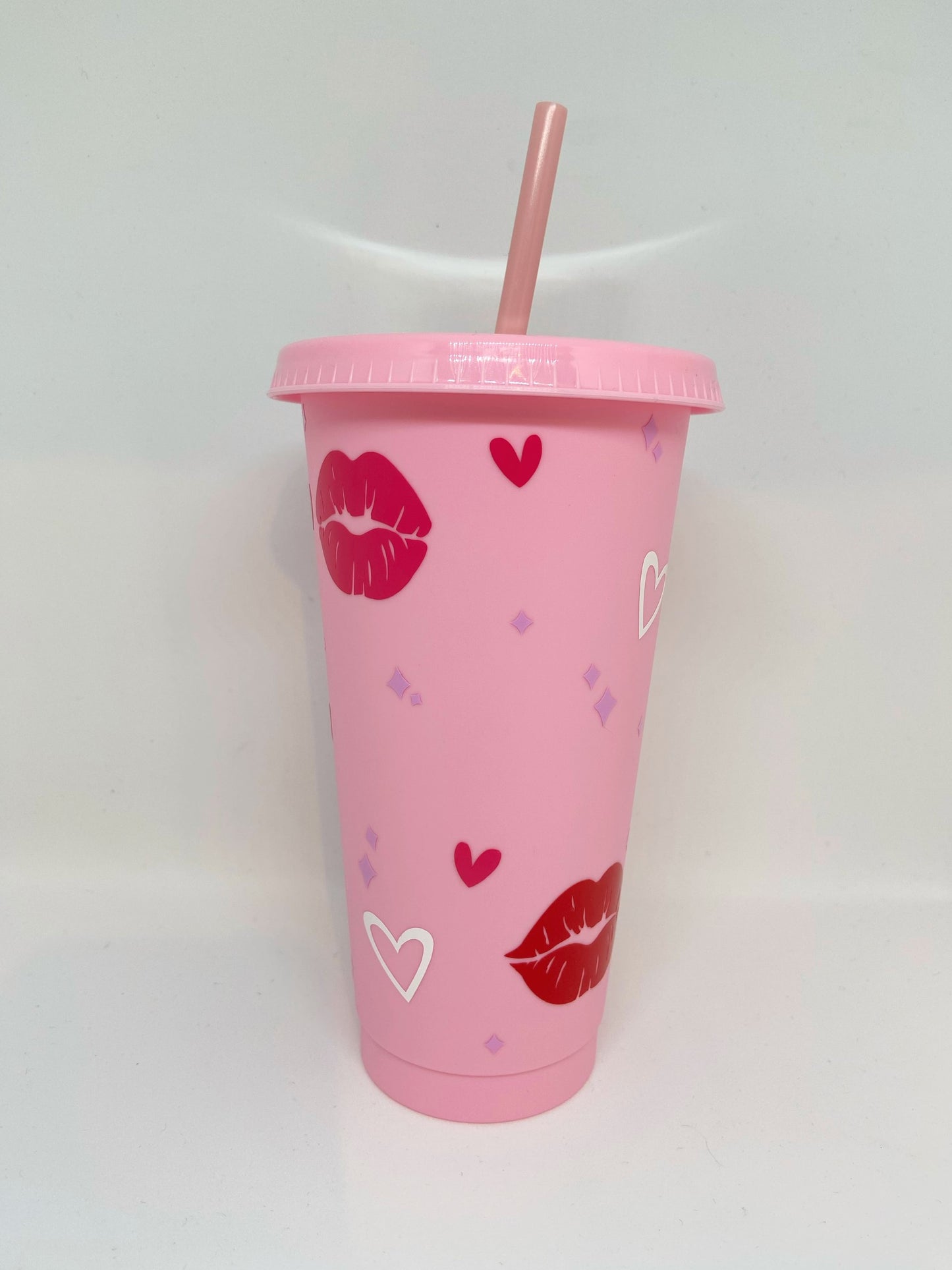 Tumbler with kiss design