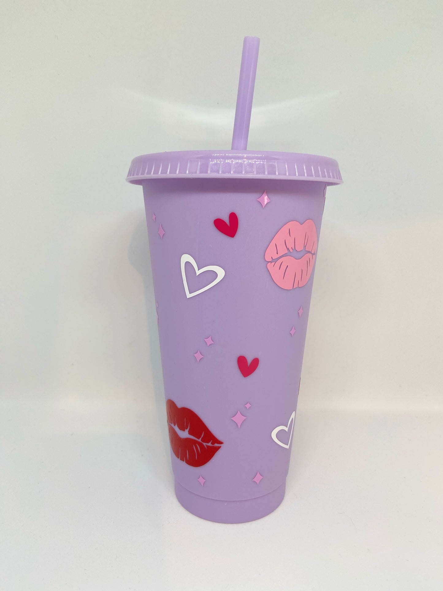 Tumbler with kiss design