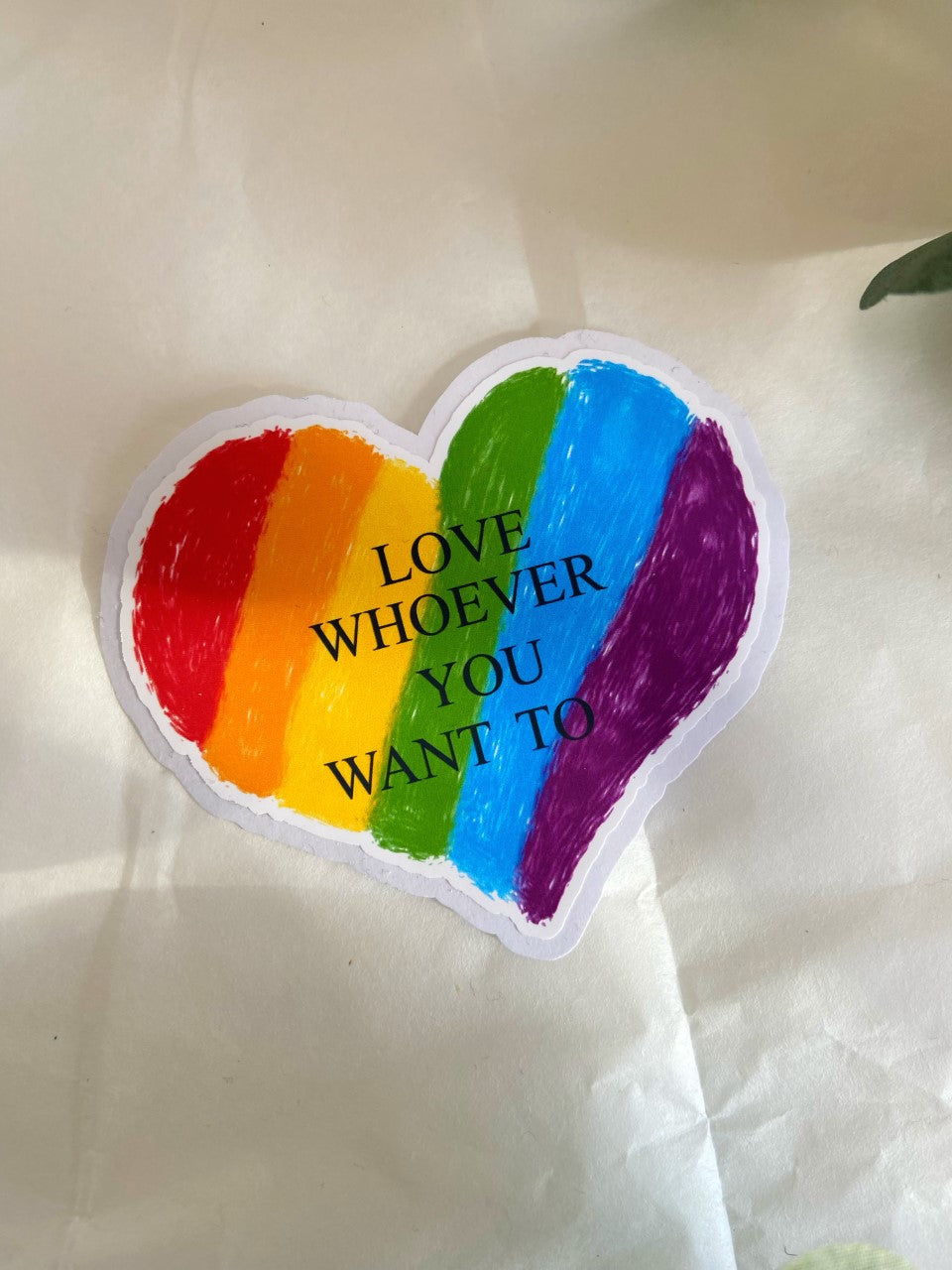 LGBTQ+ klistermærke - Love whoever you want to